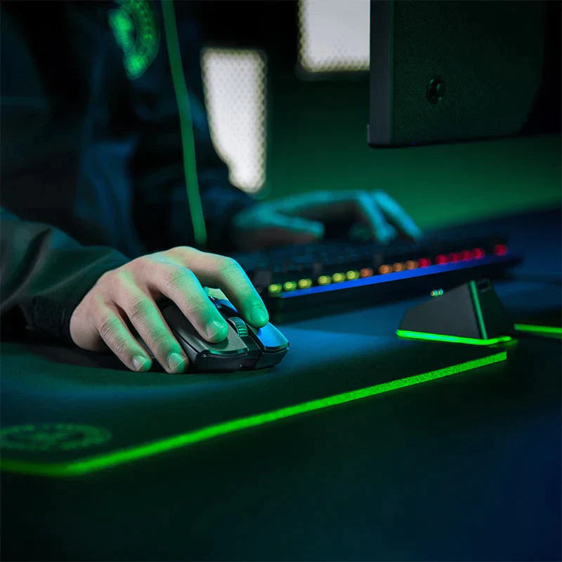 Razer Viper Ultimate Hyperspeed Sem Fio + Base de carregamento RGB Sensor óptico 20K DPI